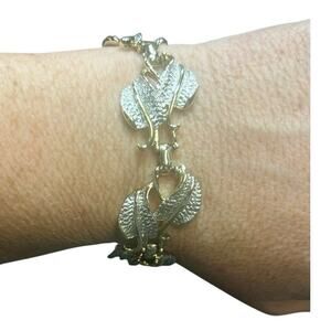 Vintage Gold Tone Leaf Link Bracelet Textured Botanical Statement 7.5”